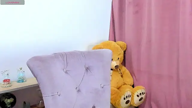 Snapshot of _AllisonSweet_ chatting on May 2, 8:36 pm AllisonSweet online show from May 2, 8:36 pm