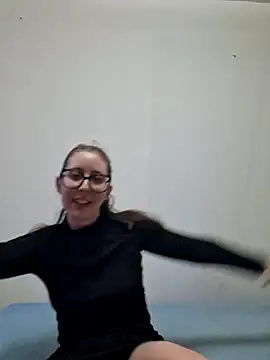 Snapshot of Sarah459 chatting on December 11, 4:42 pm Sarah459 online show from December 11, 4:42 pm