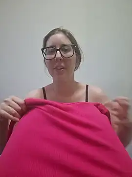 Snapshot of Sarah459 chatting on May 7, 6:46 pm Sarah459 online show from May 7, 6:46 pm