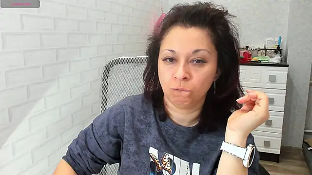 TeasyLana online show from April 17, 4:59 am