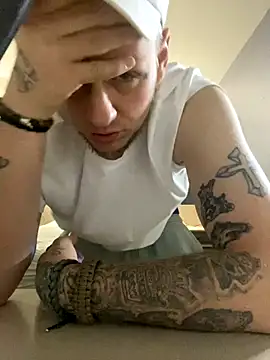 Snapshot of VixyGang chatting on October 8, 5:49 am VixyGang online show from October 8, 5:49 am