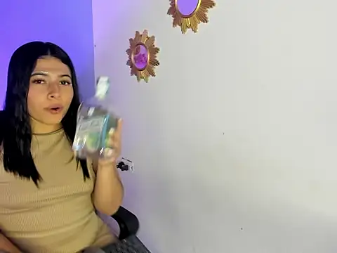 Snapshot of caro_sweett chatting on December 31, 7:18 pm caro sweett online show from December 31, 7:18 pm