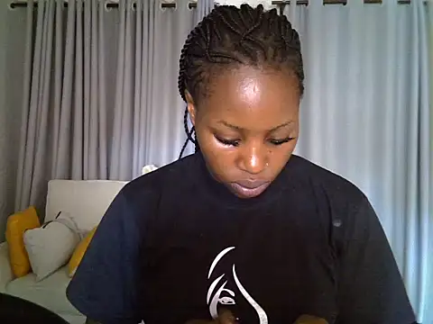 Snapshot of Queen_loveer chatting on March 14, 11:04 am Queen loveer online show from March 14, 11:04 am