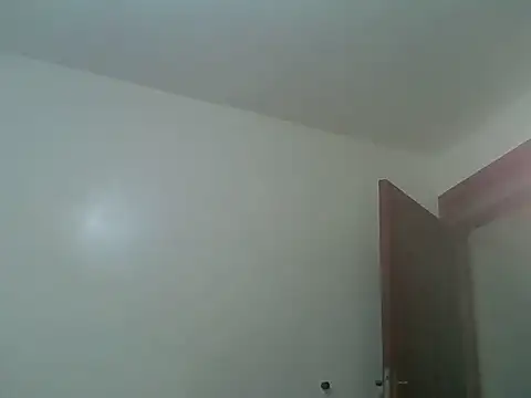 Snapshot of Queen_loveer chatting on June 19, 1:32 am Queen loveer online show from June 19, 1:32 am