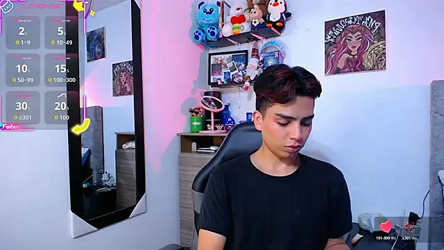 OwenBluee online show from February 6, 7:12 am