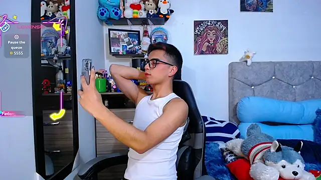 OwenBluee online show from February 27, 6:35 am