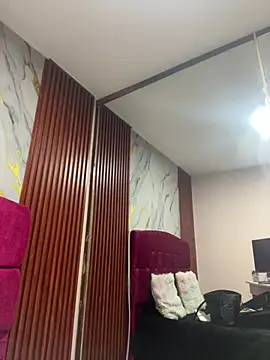 angellique 22 online show from March 18, 4:15 am