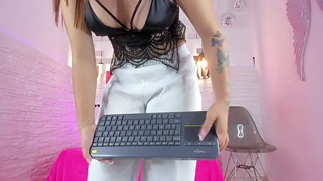 Snapshot of mia_six66 chatting on February 26, 11:30 am mia six66 online show from February 26, 11:30 am