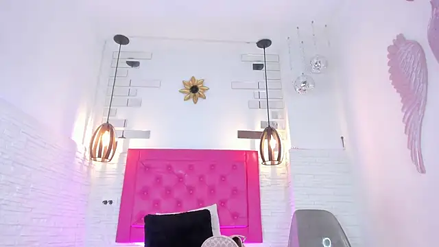 Snapshot of mia_six66 chatting on March 22, 11:32 am mia six66 online show from March 22, 11:32 am