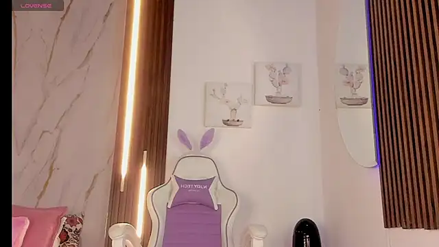 Snapshot of mia_six66 chatting on September 16, 12:06 pm mia six66 online show from September 16, 12:06 pm