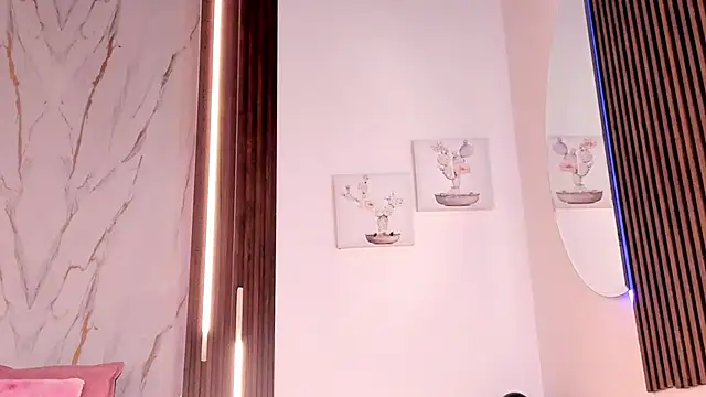 Snapshot of mia_six66 chatting on April 23, 12:29 pm mia six66 online show from April 23, 12:29 pm
