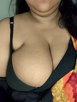 Snapshot of bigboobyrush chatting on April 23, 7:16 pm bigboobyrush online show from April 23, 7:16 pm