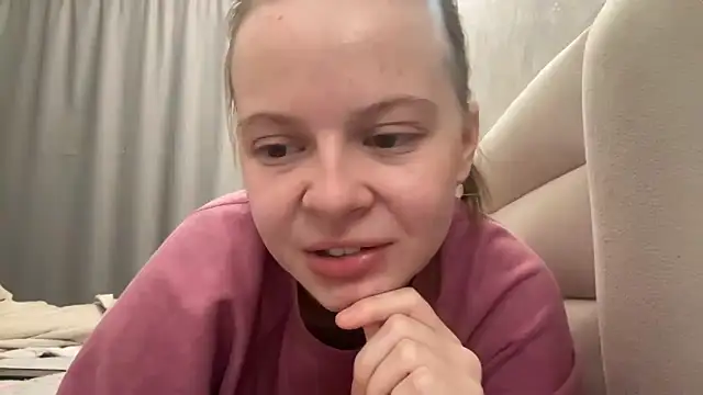 wrenlie online show from March 10, 10:59 pm