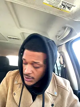 rayyymack online show from December 5, 6:37 pm