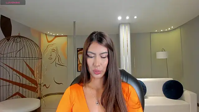 ArianaDumont online show from March 28, 10:59 am