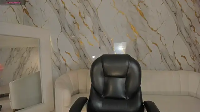 Snapshot of ArianaDumont chatting on July 17, 11:06 am ArianaDumont online show from July 17, 11:06 am