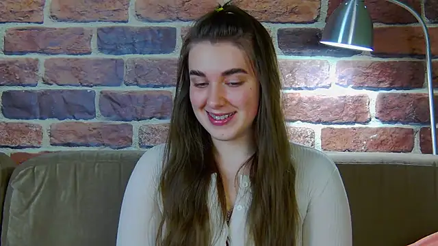 Snapshot of Sofia_Hugs chatting on March 6, 5:42 pm Sofia Hugs online show from March 6, 5:42 pm