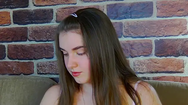 Snapshot of Sofia_Hugs chatting on March 21, 5:16 pm Sofia Hugs online show from March 21, 5:16 pm