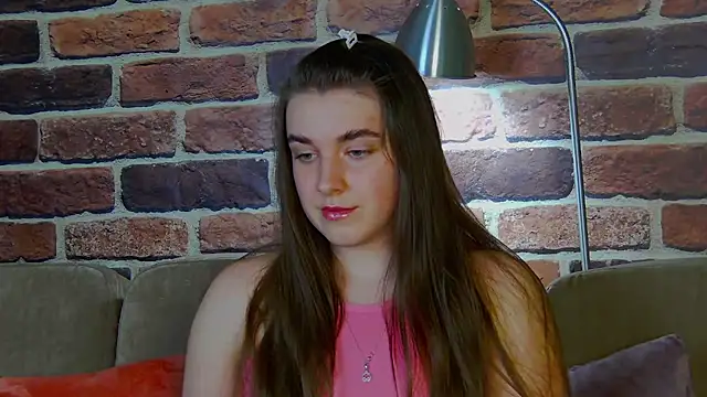 Snapshot of Sofia_Hugs chatting on April 1, 5:54 pm Sofia Hugs online show from April 1, 5:54 pm