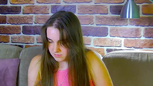 Snapshot of Sofia_Hugs chatting on June 6, 6:45 pm Sofia Hugs online show from June 6, 6:45 pm
