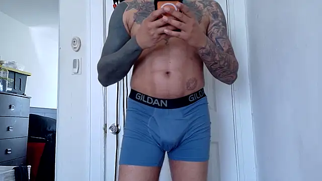 WyattBBC online show from April 7, 3:23 pm