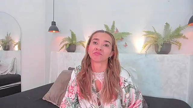 Snapshot of penelope_handaos chatting on March 21, 6:38 am penelope handaos online show from March 21, 6:38 am