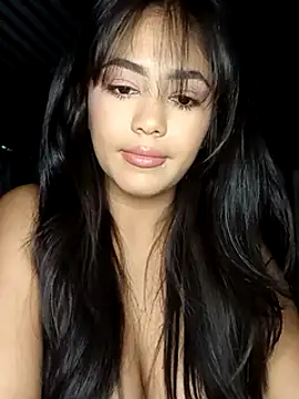 Snapshot of azzahara069 chatting on December 18, 3:47 am azzahara069 online show from December 18, 3:47 am