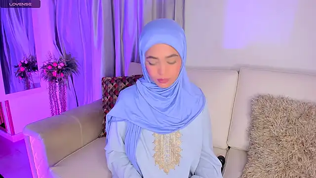 Snapshot of azzahara069 chatting on February 25, 2:47 am azzahara069 online show from February 25, 2:47 am