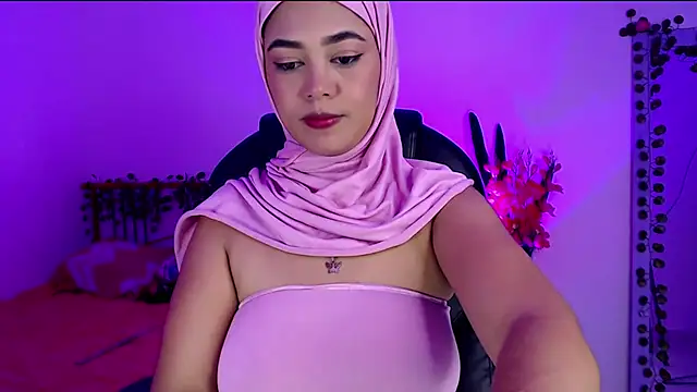 Snapshot of azzahara069 chatting on May 16, 2:19 am azzahara069 online show from May 16, 2:19 am
