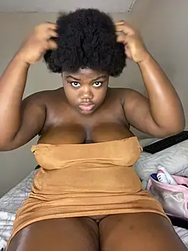Snapshot of HornyxLadie chatting on June 24, 10:53 pm HornyxLadie online show from June 24, 10:53 pm