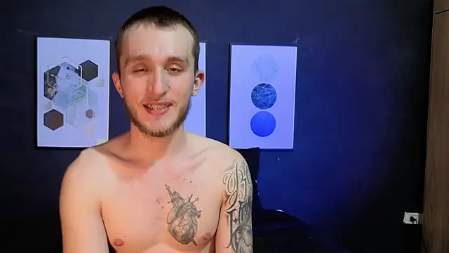 Dylanwhite23  online show from March 24, 12:26 am