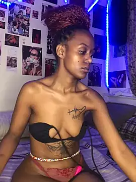 Snapshot of naughtybitches5 chatting on January 2, 3:58 am naughtybitches5 online show from January 2, 3:58 am