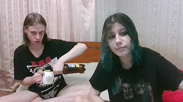 Snapshot of Crystal_Love_Porn chatting on December 17, 4:43 pm Crystal Love Porn online show from December 17, 4:43 pm