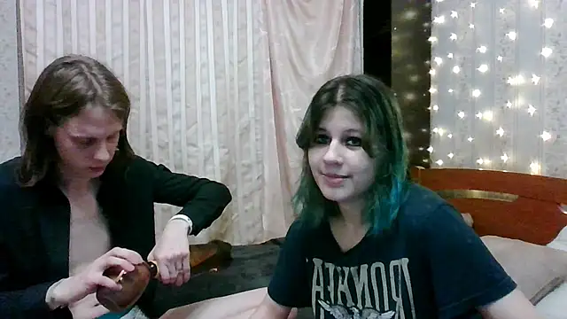 Snapshot of Crystal_Love_Porn chatting on December 27, 8:07 pm Crystal Love Porn online show from December 27, 8:07 pm