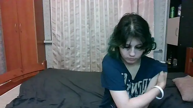 Snapshot of Crystal_Love_Porn chatting on February 7, 5:20 am Crystal Love Porn online show from February 7, 5:20 am