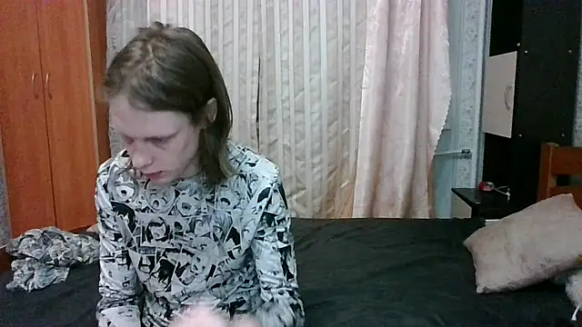 Snapshot of Crystal_Love_Porn chatting on February 26, 12:27 am Crystal Love Porn online show from February 26, 12:27 am