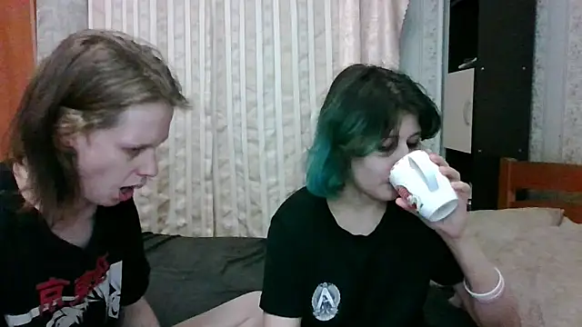 Snapshot of Crystal_Love_Porn chatting on March 10, 1:01 am Crystal Love Porn online show from March 10, 1:01 am