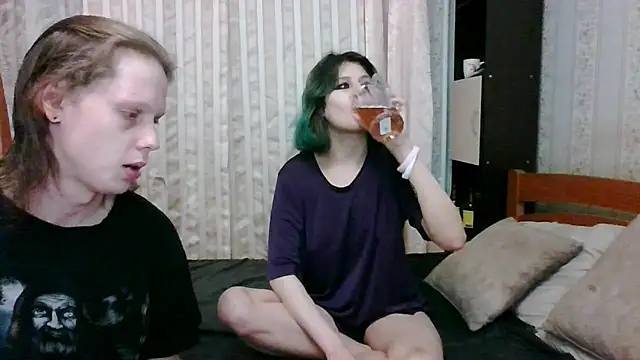 Snapshot of Crystal_Love_Porn chatting on March 11, 9:37 pm Crystal Love Porn online show from March 11, 9:37 pm