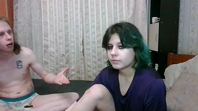 Snapshot of Crystal_Love_Porn chatting on March 20, 12:40 am Crystal Love Porn online show from March 20, 12:40 am