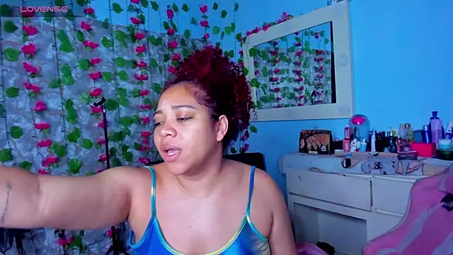 Snapshot of AngelaCoffee chatting on June 4, 5:08 pm AngelaCoffee online show from June 4, 5:08 pm