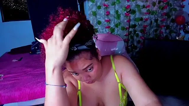 Snapshot of AngelaCoffee chatting on June 6, 2:05 am AngelaCoffee online show from June 6, 2:05 am