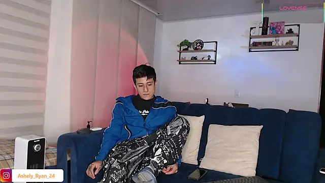 ashely ryan24 online show from April 8, 12:21 am