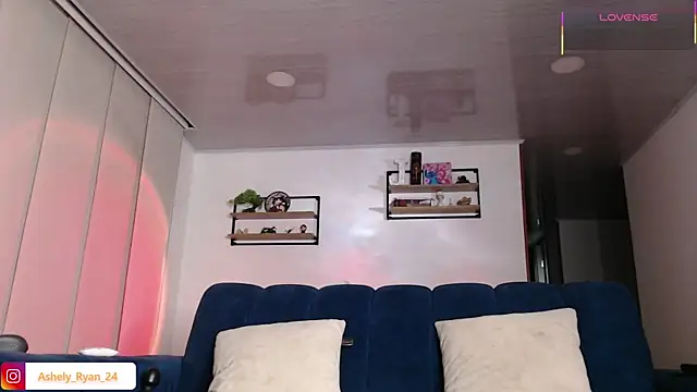 ashely ryan24 online show from April 8, 11:16 pm