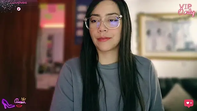 LauGrayJ online show from April 5, 8:44 am