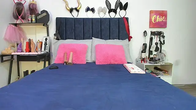emmily giraldo online show from June 26, 12:42 pm