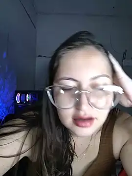 Snapshot of dani123unica chatting on May 9, 10:42 am dani123unica online show from May 9, 10:42 am