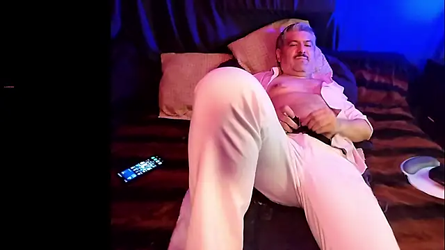 BushBator online show from April 2, 7:28 am