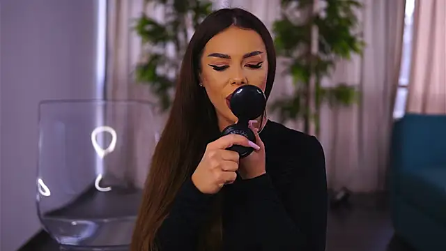 Snapshot of MissKiarra chatting on January 10, 7:04 am MissKiarra online show from January 10, 7:04 am