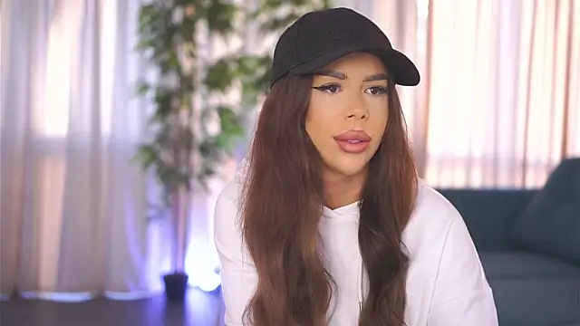 Snapshot of MissKiarra chatting on January 14, 6:56 am MissKiarra online show from January 14, 6:56 am