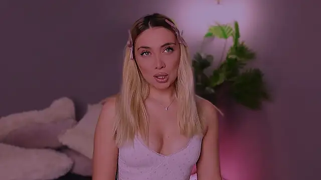 Jessielle online show from December 15, 7:34 am